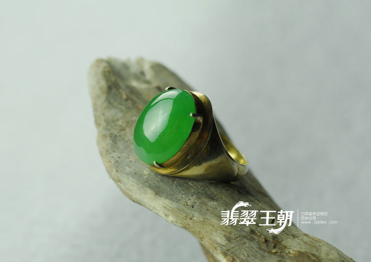 冰种阳绿满绿缅甸翡翠戒面