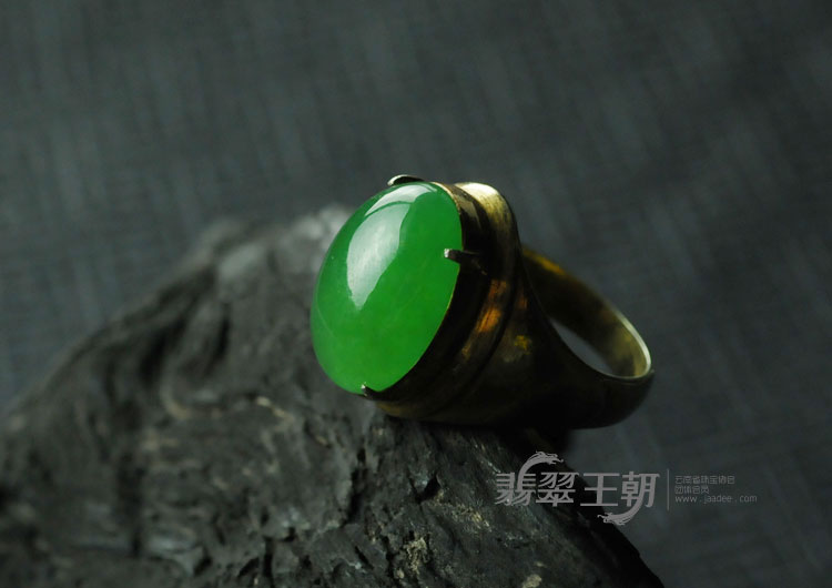 冰种阳绿满绿缅甸翡翠戒面