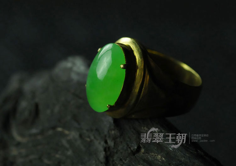 冰种阳绿满绿缅甸翡翠戒面