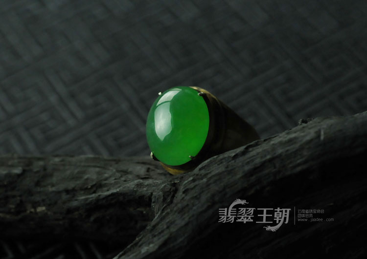 冰种阳绿满绿缅甸翡翠戒面
