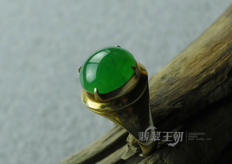 冰种阳绿满绿缅甸翡翠戒面