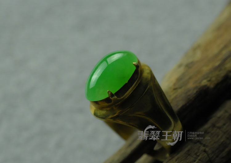 冰种阳绿满绿缅甸翡翠戒面