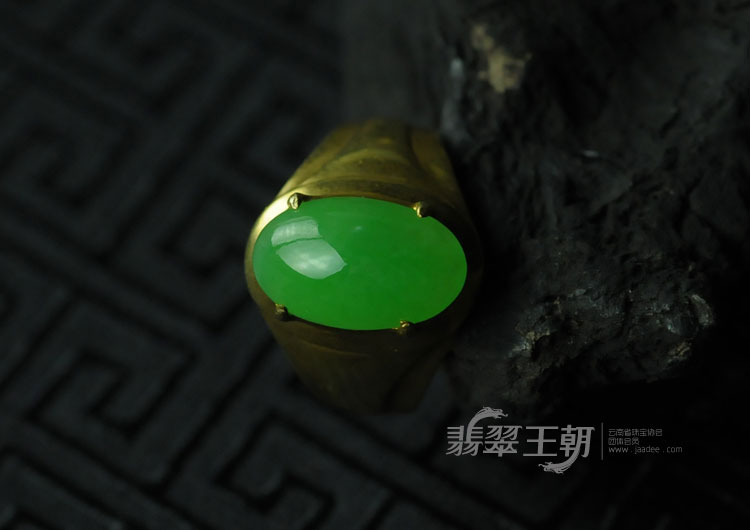 冰种阳绿满绿缅甸翡翠戒面