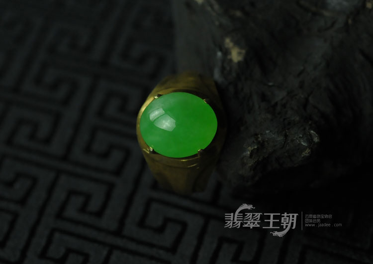 冰种阳绿满绿缅甸翡翠戒面