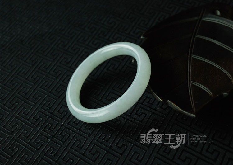 糯冰种淡紫罗兰缅甸翡翠圆条手镯（49.5）