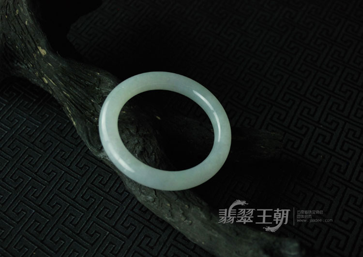糯冰种淡紫罗兰缅甸翡翠圆条手镯（49.5）