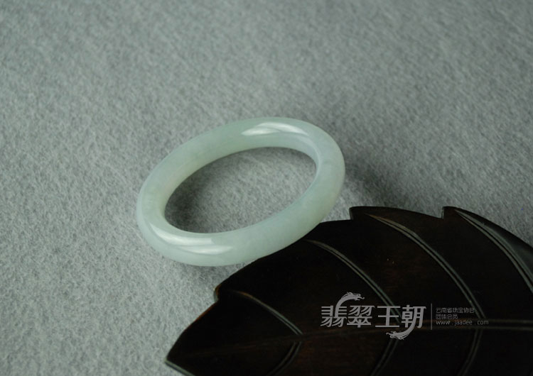 糯冰种淡紫罗兰缅甸翡翠圆条手镯（49.5）