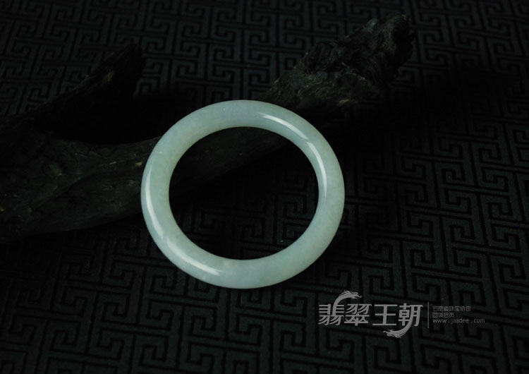 糯冰种淡紫罗兰缅甸翡翠圆条手镯（49.5）