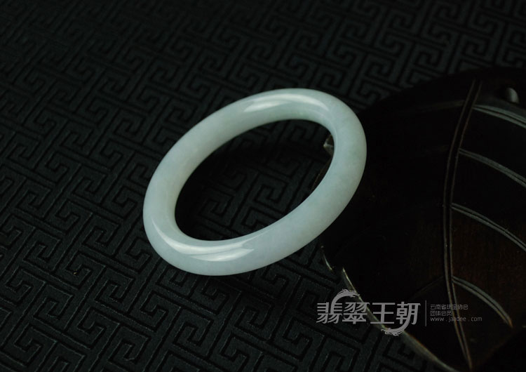 糯冰种淡紫罗兰缅甸翡翠圆条手镯（53.7）