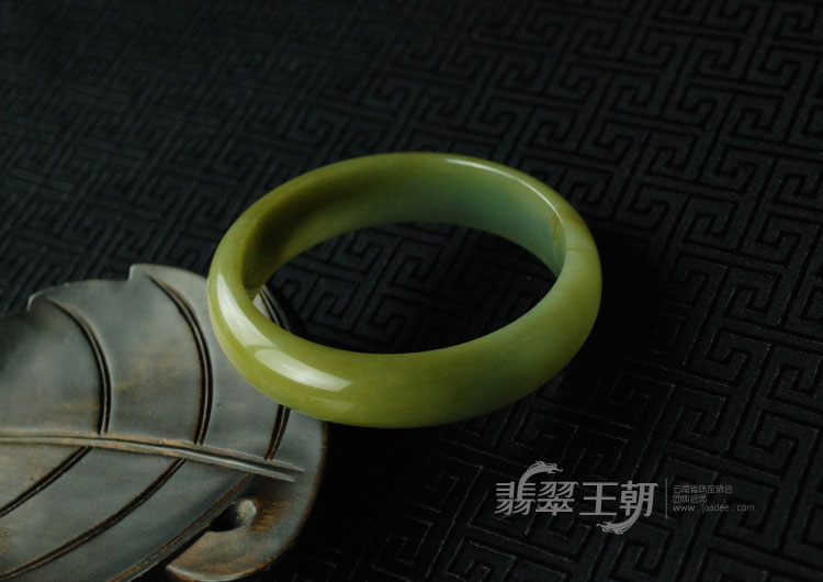 糯冰种黄翡缅甸翡翠宽条手镯（55.5）