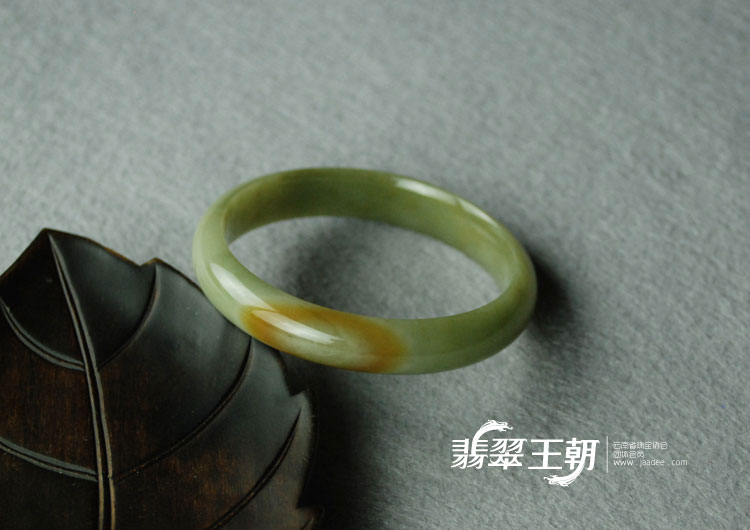 细糯种黄翡缅甸翡翠手镯（57.1）