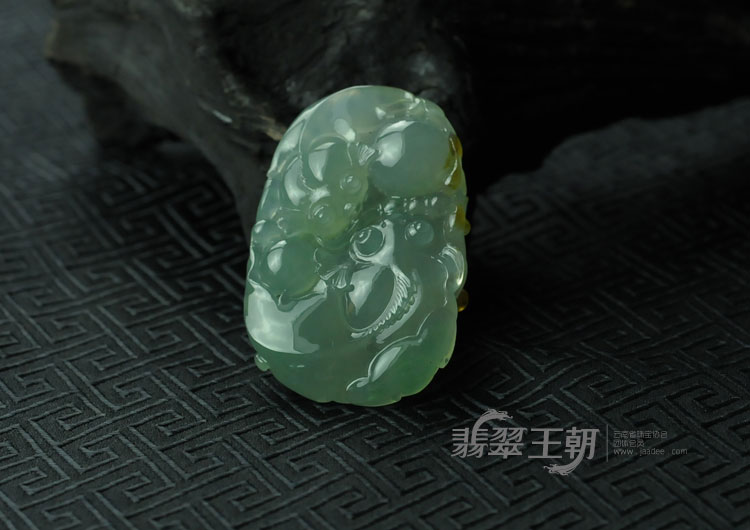 冰种晴水略带黄翡缅甸翡翠“金玉满堂”挂件