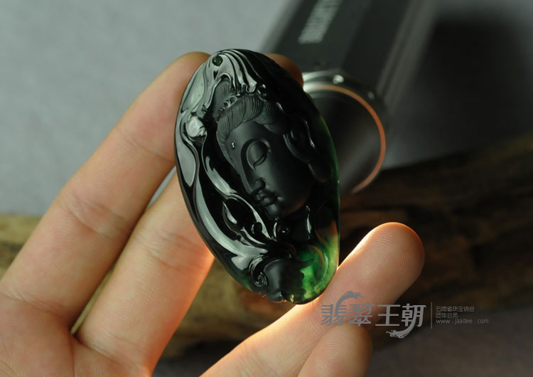 冰种黑翠缅甸翡翠观音头挂件