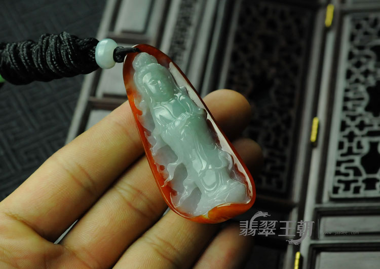 糯冰种红翡缅甸翡翠观音挂件