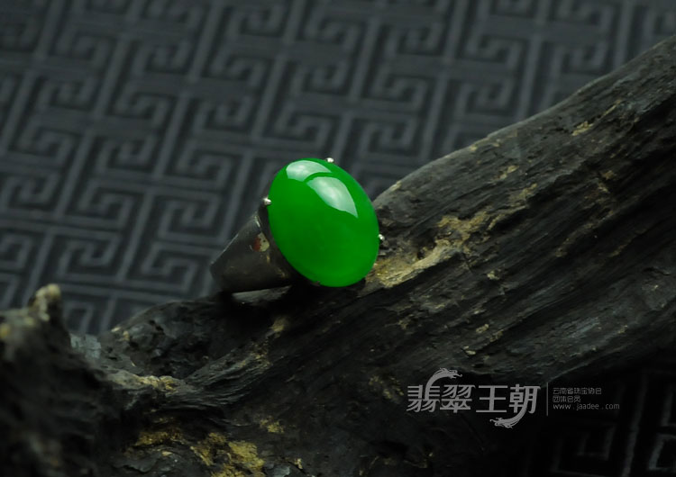 冰种正阳绿满绿缅甸翡翠戒面