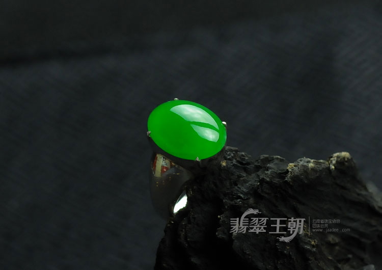 冰种正阳绿满绿缅甸翡翠戒面