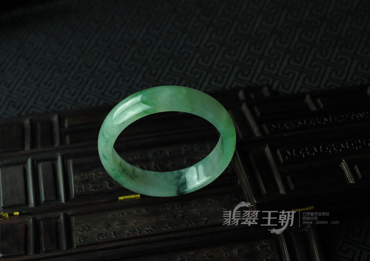 糯冰种飘花缅甸翡翠手镯（60）