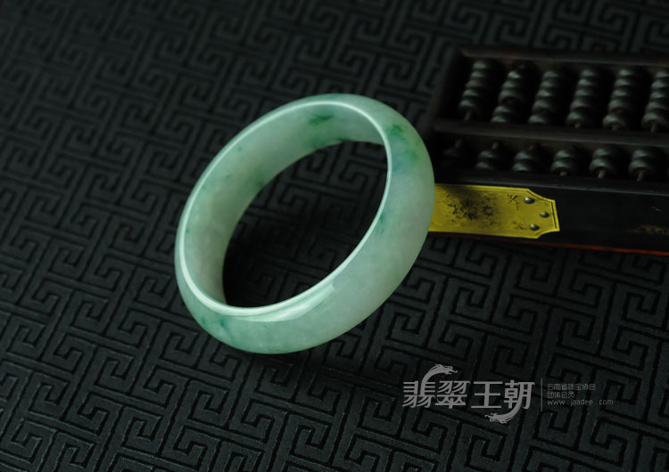 糯冰种飘花缅甸翡翠手镯（60.1）