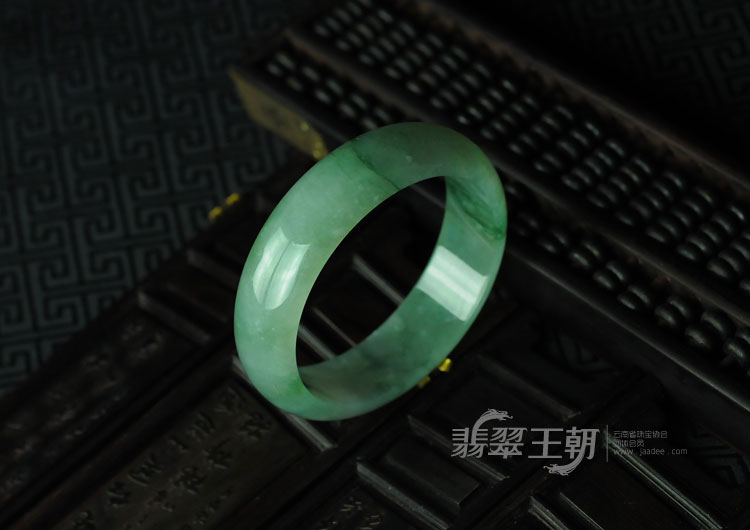 糯冰种飘花缅甸翡翠手镯（61.1）