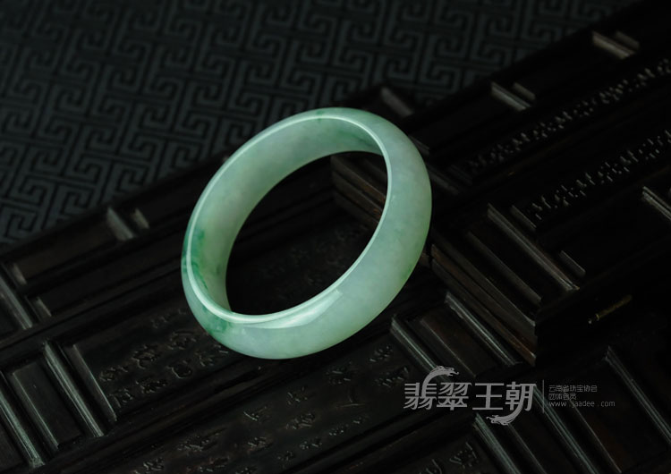 糯冰种飘花缅甸翡翠手镯（60）