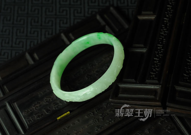 糯冰种飘翠缅甸翡翠“福凤如意”雕花手镯（58.4）