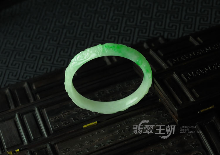 糯冰种飘翠缅甸翡翠“福凤如意”雕花手镯（58.4）