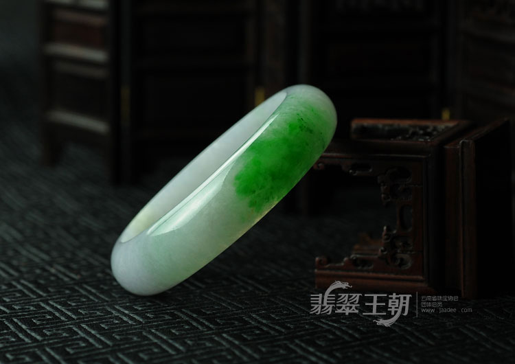 糯冰种飘翠缅甸翡翠手镯（56.2）