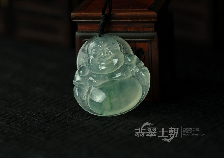 冰玻种飘绿花缅甸翡翠玉佛挂件