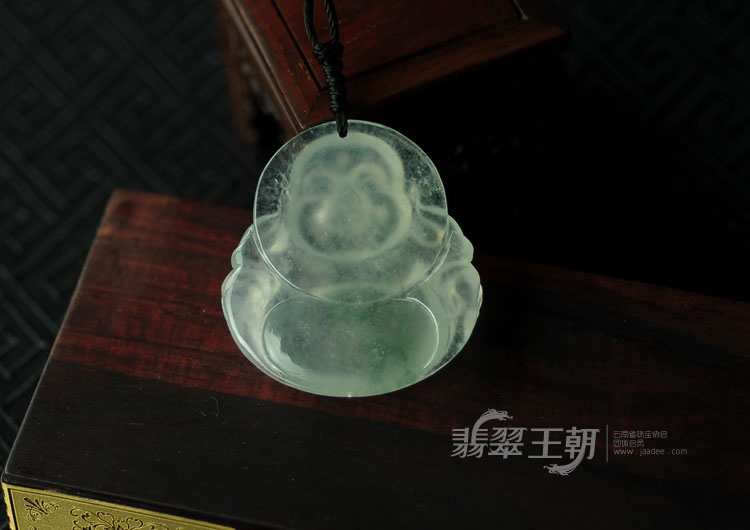冰玻种飘绿花缅甸翡翠玉佛挂件