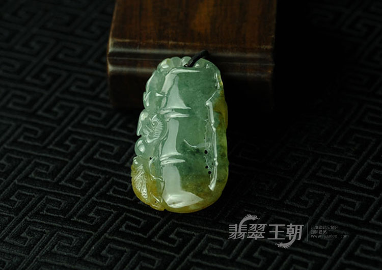 糯冰种黄翡飘花缅甸翡翠节节高挂件