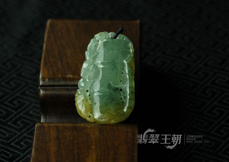 糯冰种黄翡飘花缅甸翡翠节节高挂件