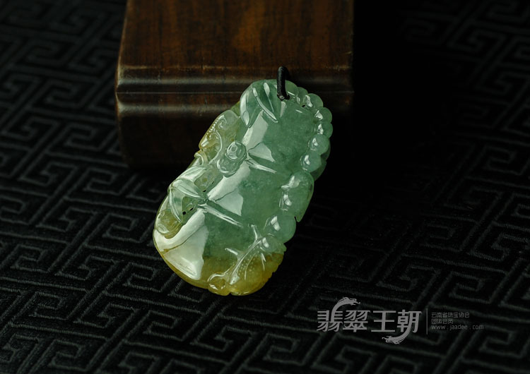 糯冰种黄翡飘花缅甸翡翠节节高挂件