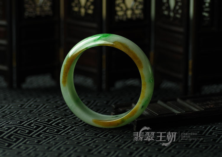 细糯种缅甸翡翠黄加绿手镯（57.2）