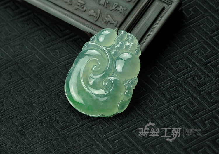 冰玻种晴水缅甸翡翠如意寿挂件