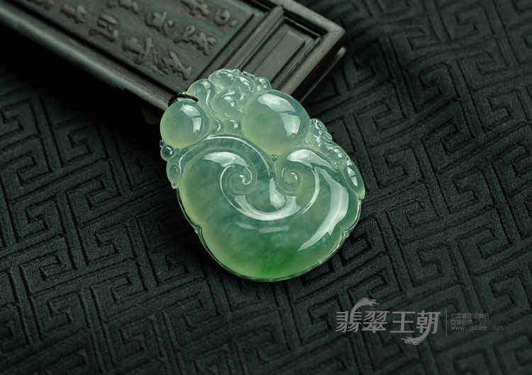 冰玻种晴水缅甸翡翠如意寿挂件