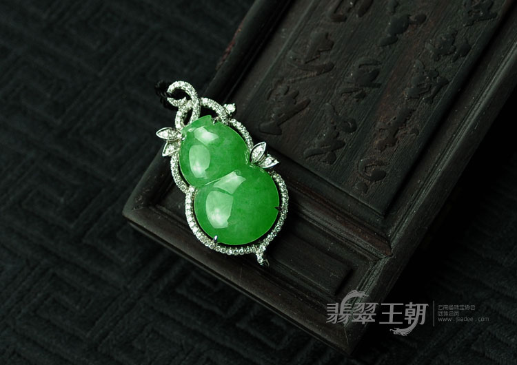 糯冰种阳绿缅甸翡翠满绿包白金葫芦挂件
