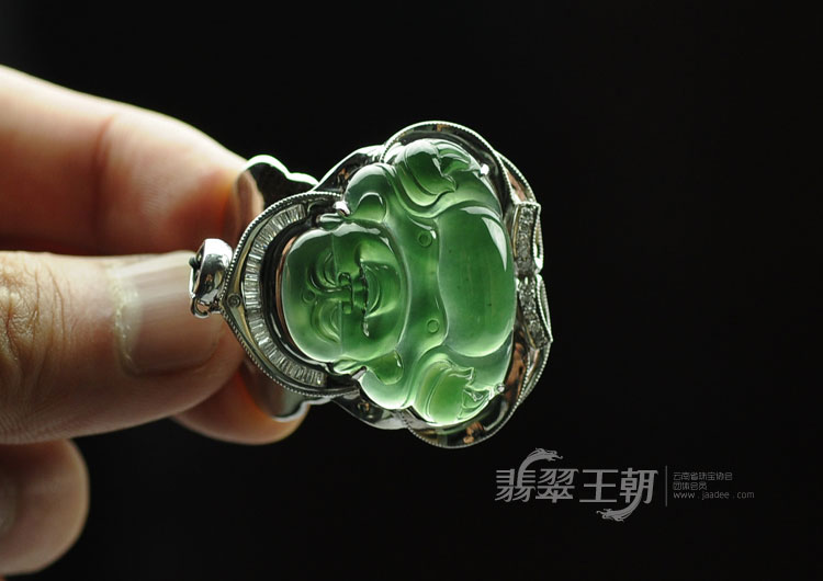 玻璃种黛绿包白金缅甸翡翠玉佛挂件