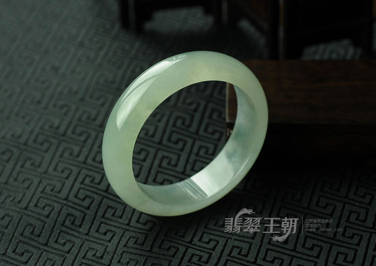 冰种晴水缅甸翡翠手镯（57.7）