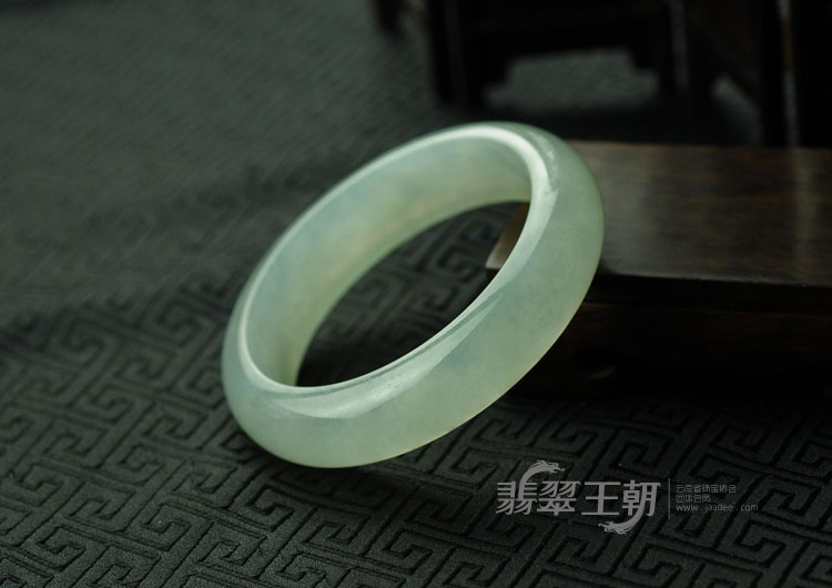 冰种晴水缅甸翡翠手镯（58）