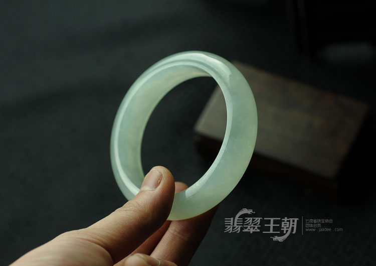 冰种晴水缅甸翡翠手镯（58）