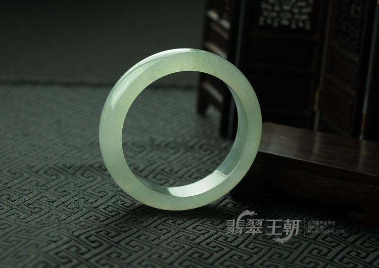 冰种晴水缅甸翡翠手镯（59.8）