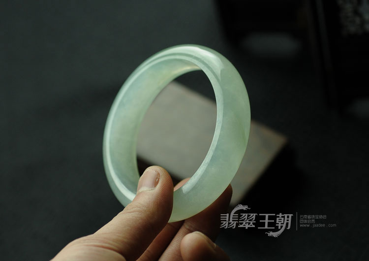 冰种晴水缅甸翡翠手镯（59.8）
