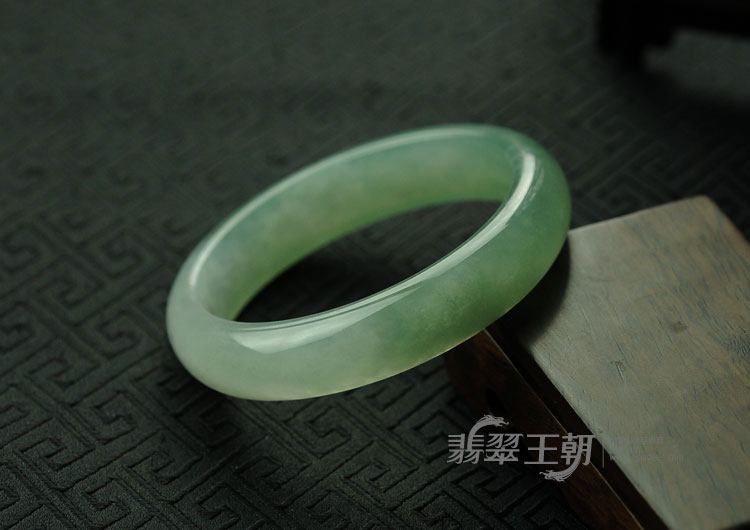 冰玻种晴水缅甸翡翠手镯（57.3）