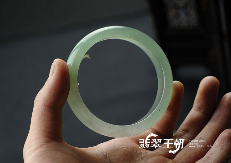 冰玻种晴水缅甸翡翠手镯（57.3）