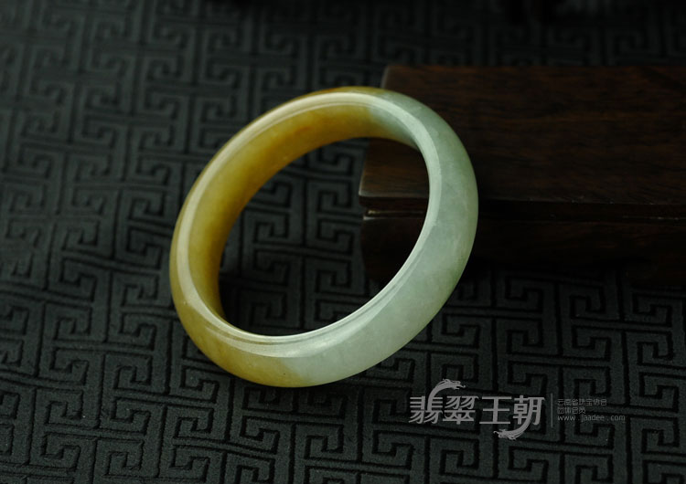 冰种黄翡缅甸翡翠手镯（57.2）