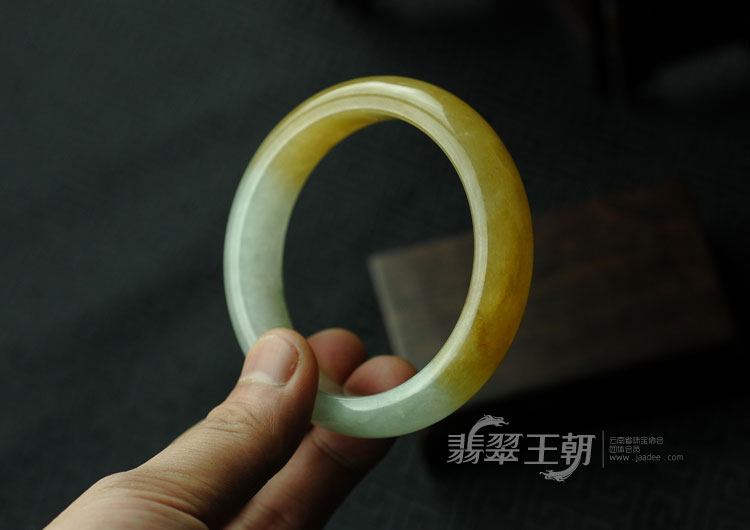 冰种黄翡缅甸翡翠手镯（57.2）