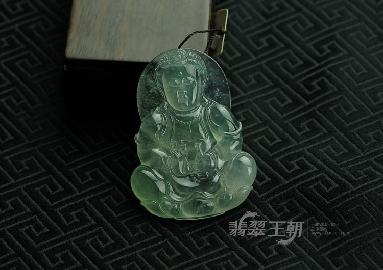 玻璃种晴水缅甸翡翠观音挂件
