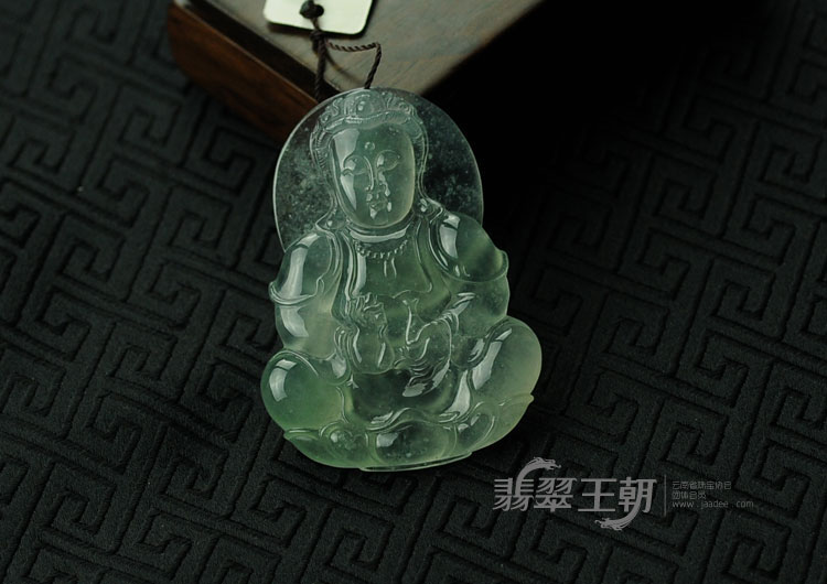 玻璃种晴水缅甸翡翠观音挂件