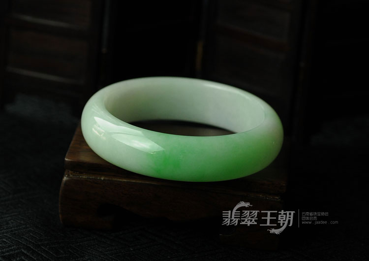 细糯种阳绿缅甸翡翠手镯（57.8）