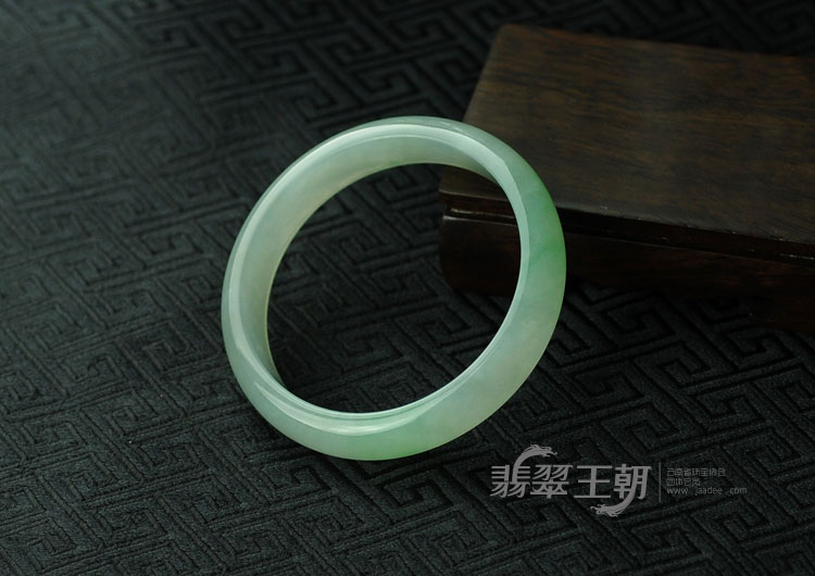冰种绿晴缅甸翡翠手镯（54.7）